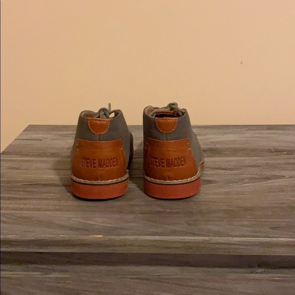 Shoes - Picture 4 of 6